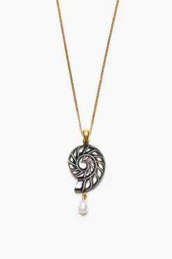 Chan Luu Nautilus Pendant Necklace Black MOP